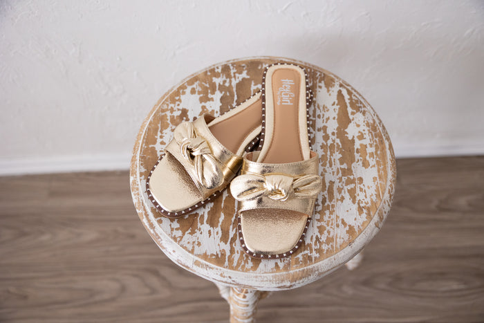 Clam Bake Gold Crinkle Metallic Slide