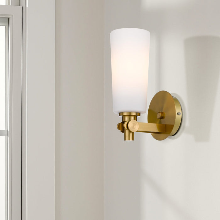 Delmar Wall Light